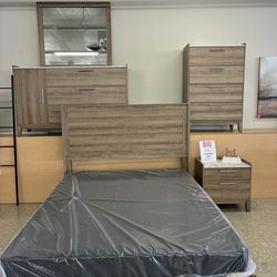 New Queen Bedroom Group