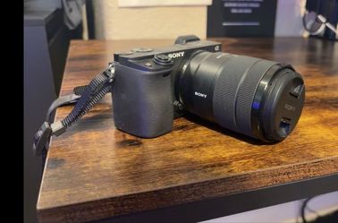 Sony alpha 6400 used like new