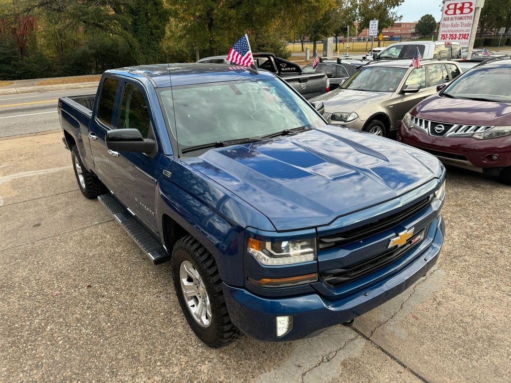 2016 CHEVROLET SILVERADO 1500 LT Z71 4X4

156k original MILES!

Brand new OffRoad tires just installed! Runs and drives great!

5.3L V8 with 4x4 

Rea