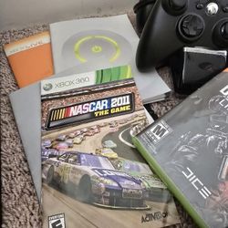 XBOX 360.  4 CONTROLLERS 19 games 