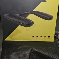 WEARABLE BLUETOOTH SPEAKER 