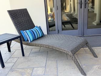 Wicker Chaise
