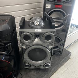 Speaker come try it out !