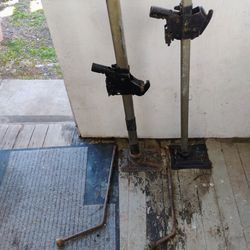 2 Bumper Jacks