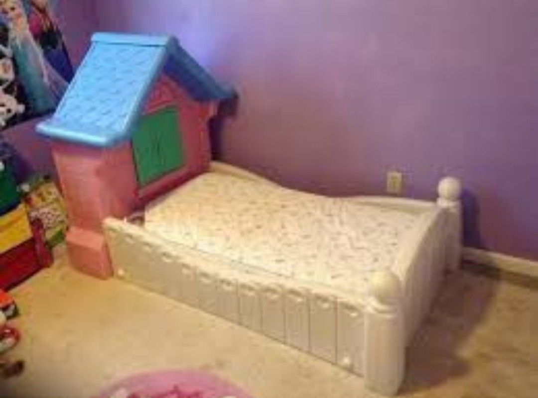 Little tykes cottage bed