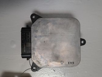 2017-2018-2019-2020 LEXUS IS 300 RIGHT SIDE HEADLIGHT LED MODULE USED