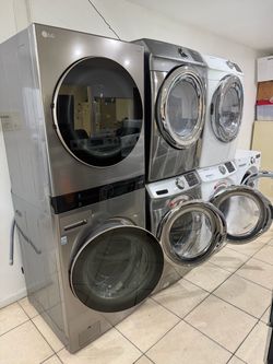 LG WashTower Stacked Washer Dryer Unit