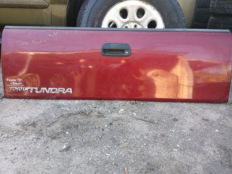 06 TOYOTA TUNDRA TAILGATS DIFFERENT COLORS,IN VERY GOOD CONDITION,MAY FIT DIFFERENT YEAR OR MODEL,PLEASE CALL OR TEXT {contact info removed}