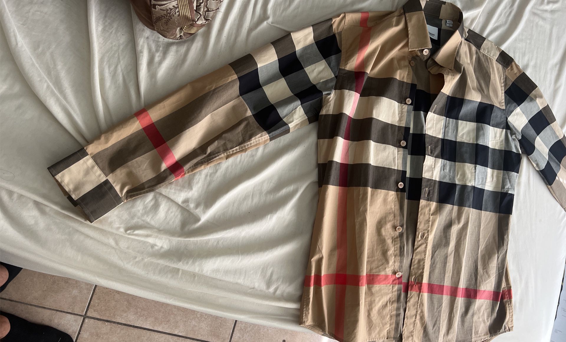 Burberry plaid shirt ( Brand New Only Worn Once ) 