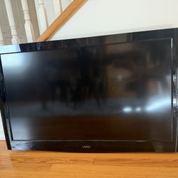 36” Vizio flatscreen TV (wall mount included)