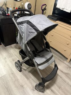  Stroller 