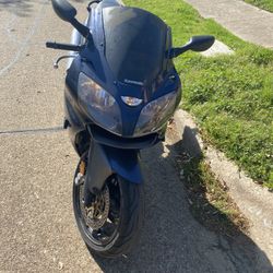 2005 Kawasaki ZZR600