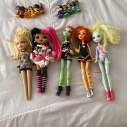 Dolls And Mini Figures All For $100