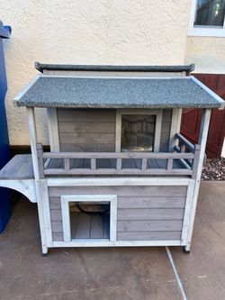 Outdoor Cat house with extras