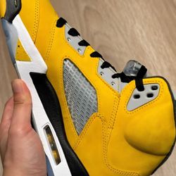 🟡 Jordan 5 Retro “Tokyo 2025” – Brand New 🟡