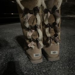 SEND OFFERS Size 8 Uggs