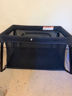 Travel crib/playpen