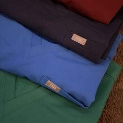 FIGS Scrubs One Pocket Top 