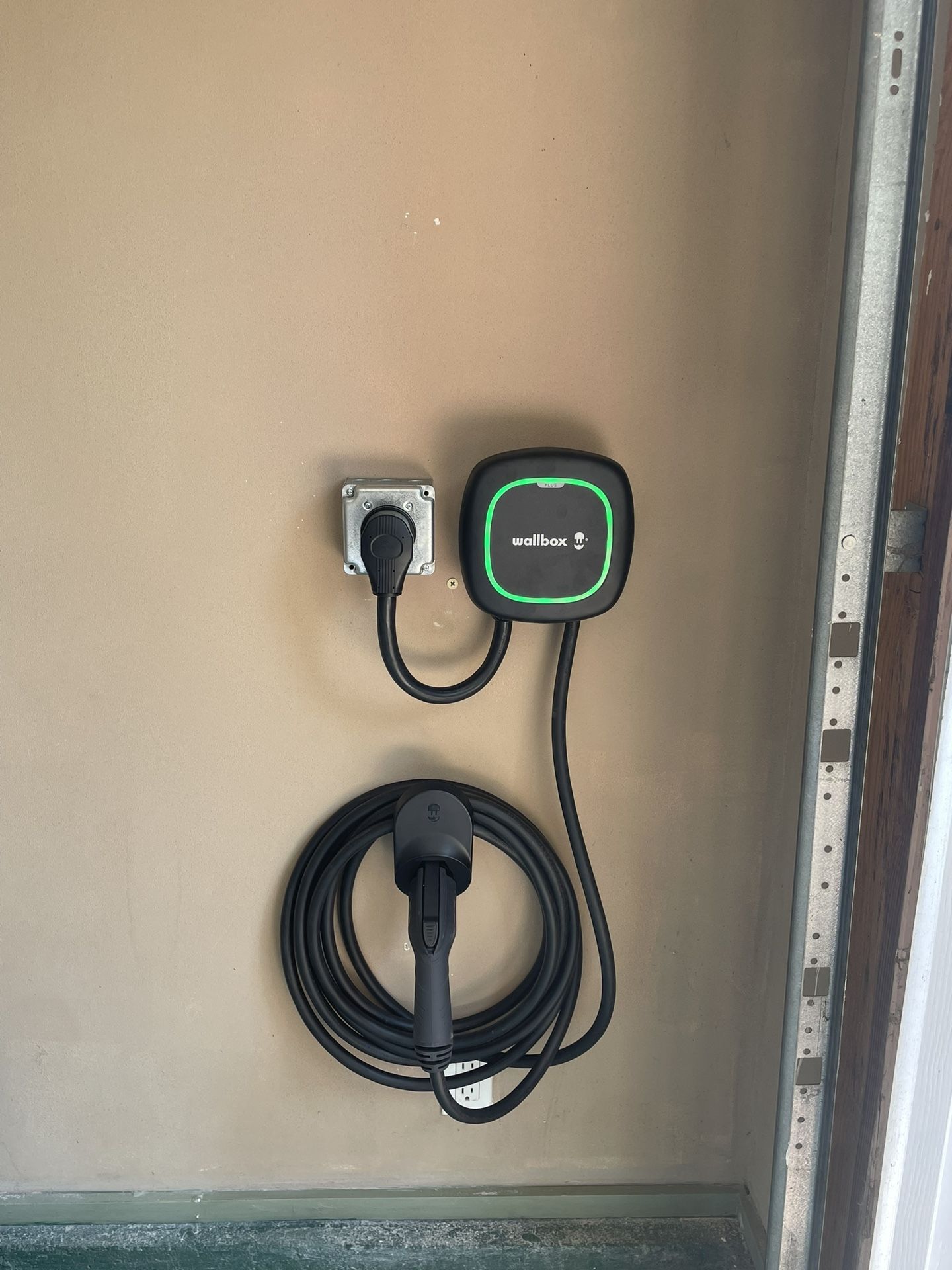 Tesla Wall Connector Charger EV Car Charger NEMA 1450 Outlet