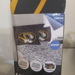 NCAA Missouri Tigers 4 Piece Sheet Set For Full Size Bed New