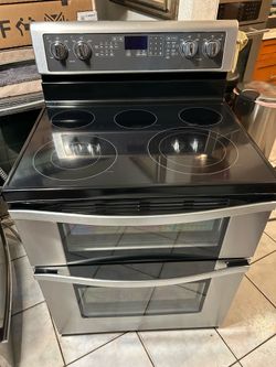 Whirlpool electric stove range double oven 30”