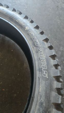 20x 4.5 Super 73 Tire. Good tread.