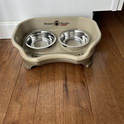 Dog Dish And Stand 