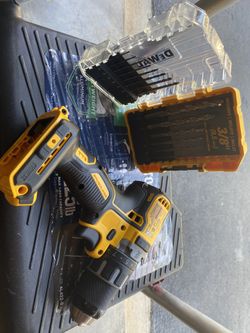 20-Volt MAX XR Lithium-Ion Brushless Cordless 1/2 in. Compact Drill/Driver Tool-Only 3/8 DRILL BITS