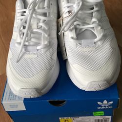 Youth Boys Size 7 1/2 Adidas Shoes 