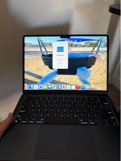 MacBook Air M3 13”