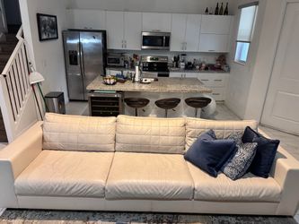 Adriana Hoyos Valencia Designer Sofa – Elegant Beige