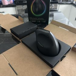 Razer Pro Click V2 Vertical Wireless Mouse
