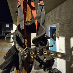 Safety Harness with 9' DuraTech Leading Edge Personal SRL with Steel Snap Hooks.