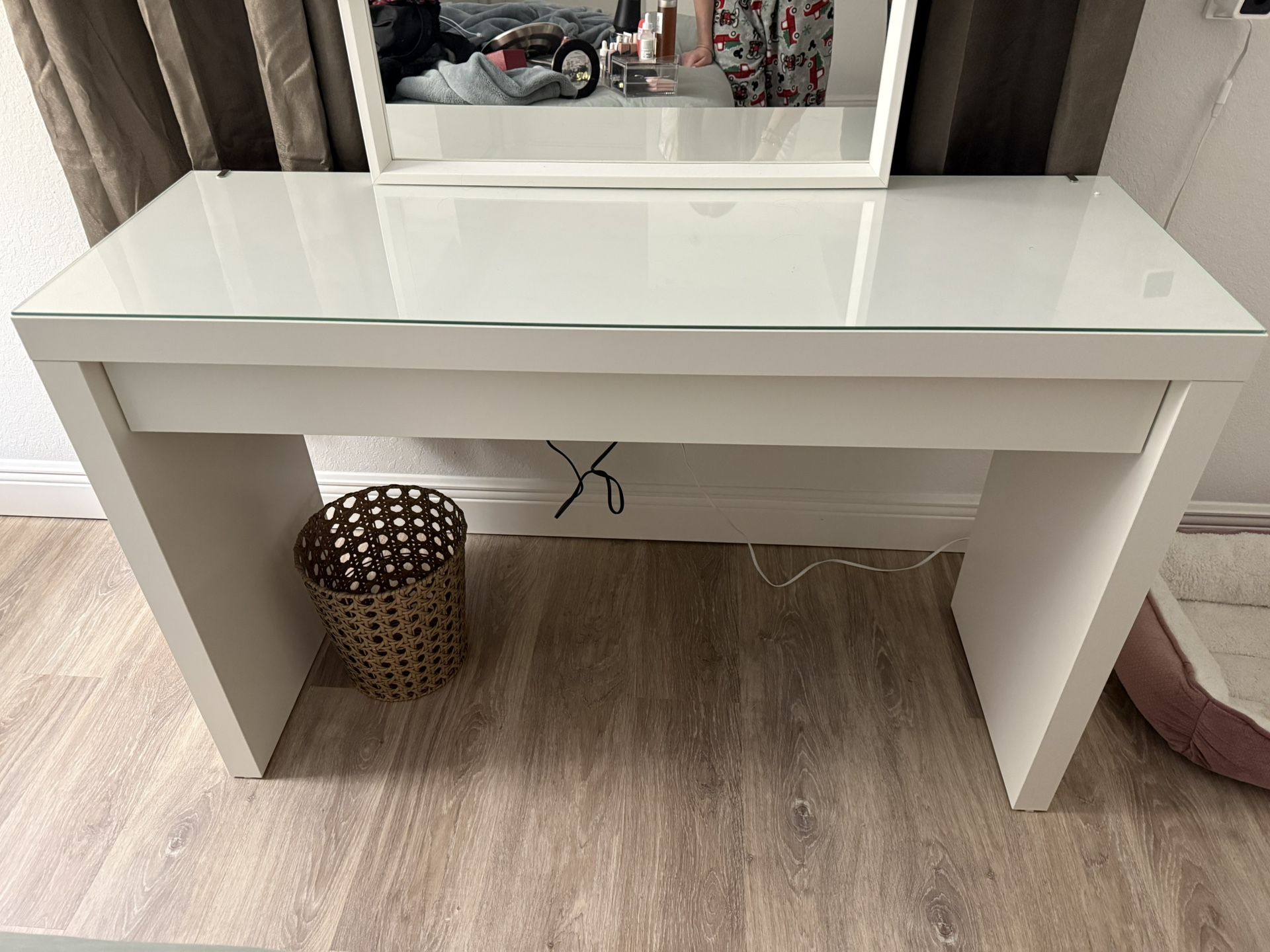 Vanity With Light And Mirror 