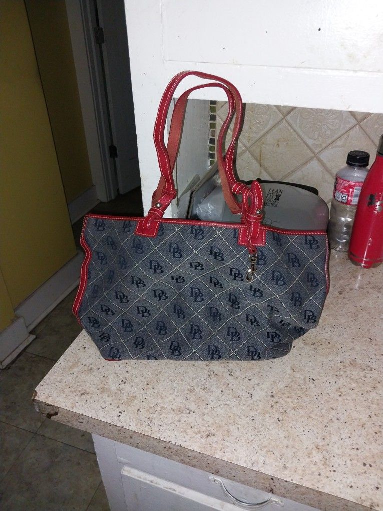Dooney & Bourke purse