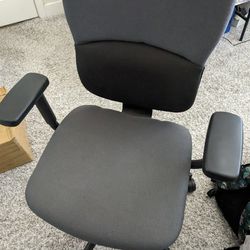Steelcase (Previously Turnstone) - Let's b Office Chair 