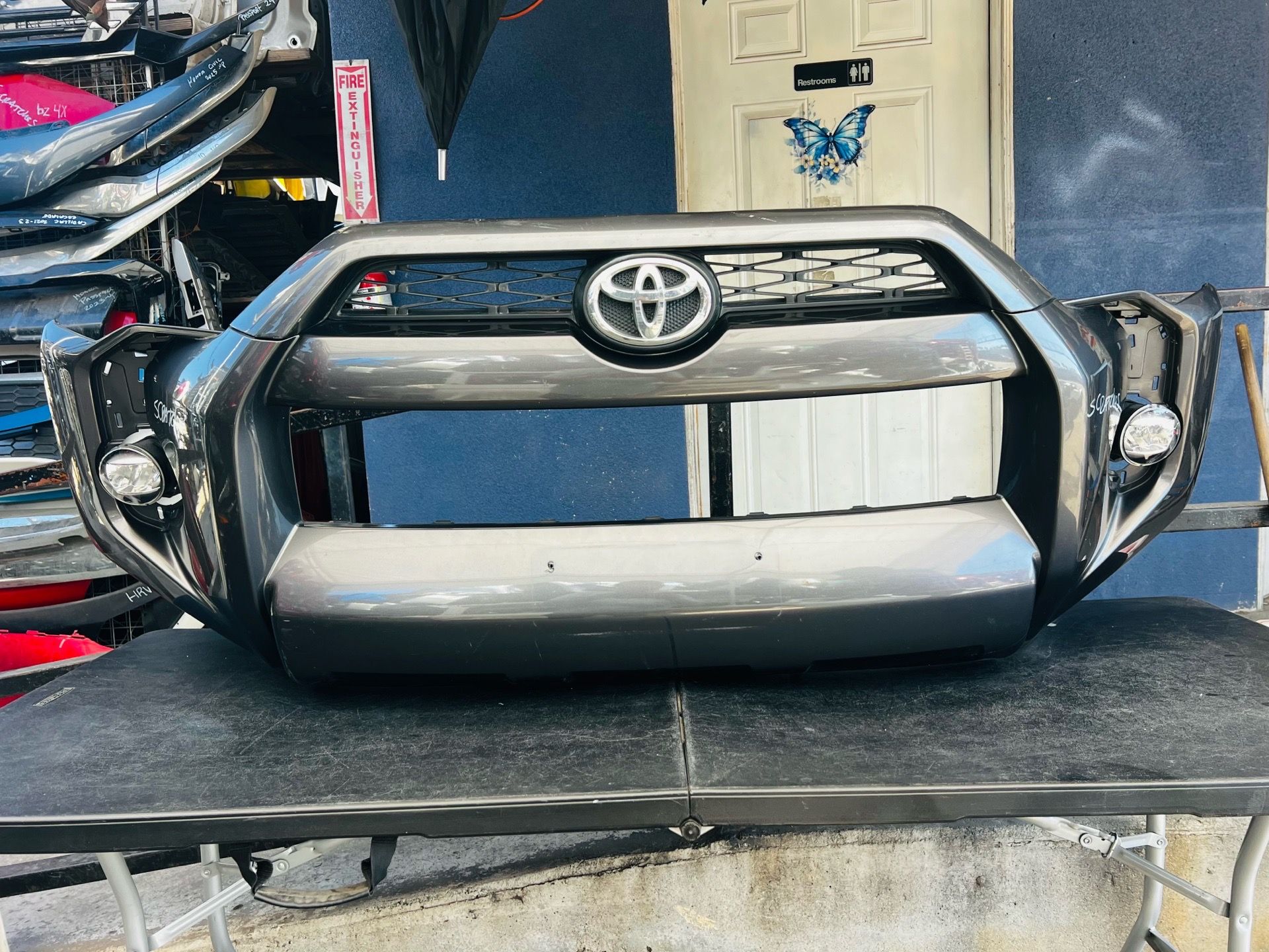 Toyota 4Runner 2014-2018 front bumper Oem