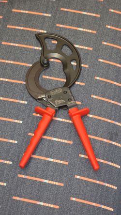 Klein Tools 63750 Ratcheting Cable Cutter, Cuts Up to 1000 MCM, Ideal for Cable Prep