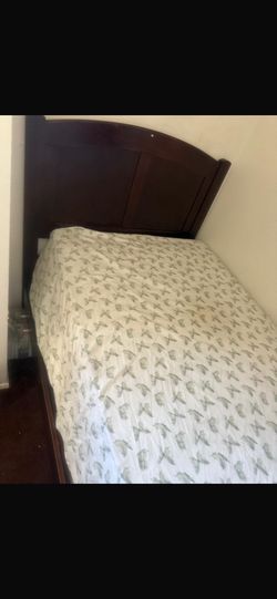 bed base with single mattress