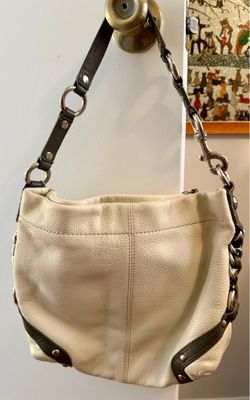 Authentic Coach Carly leather shoulder bag