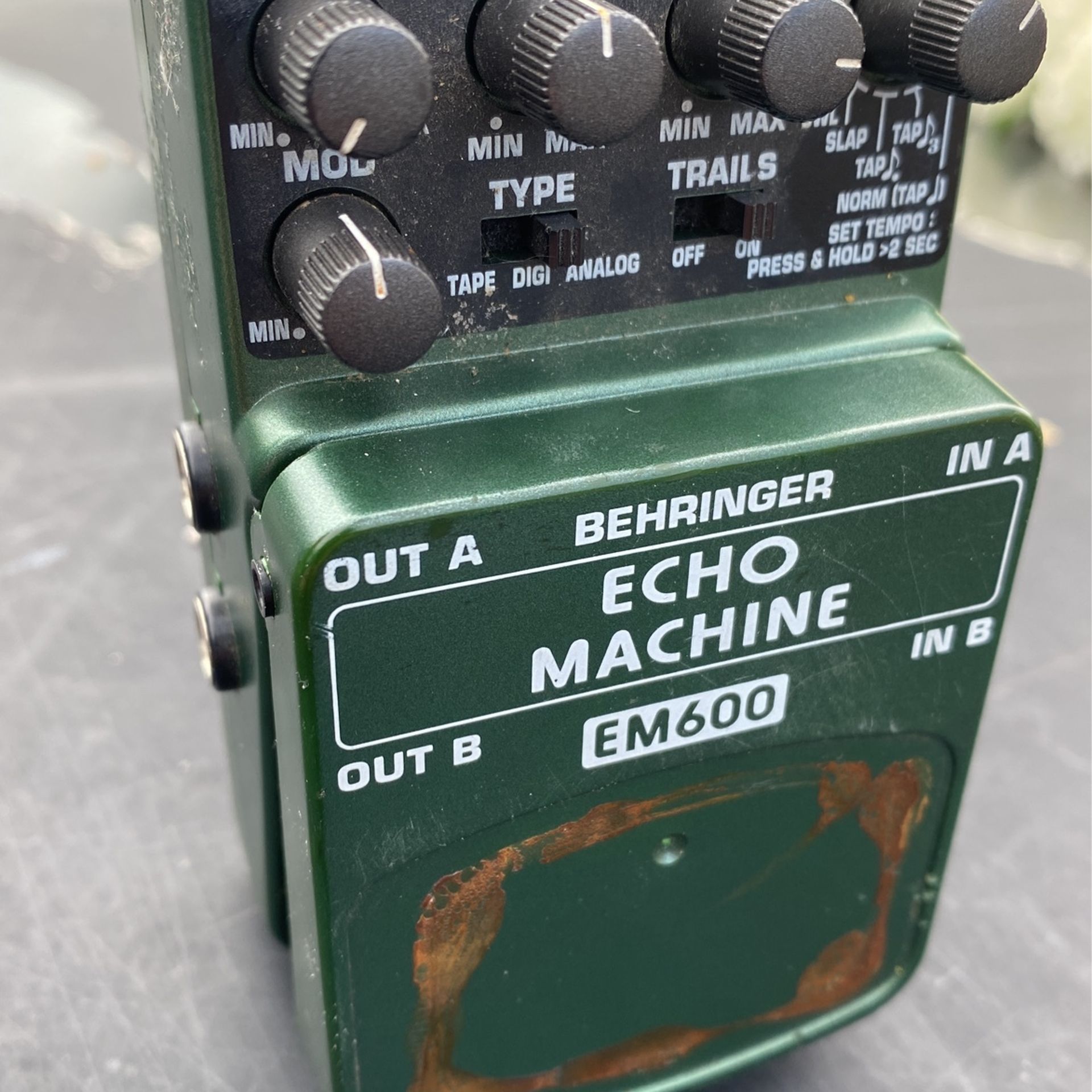 Behringer Echo Machine (EM600) Effect Pedal