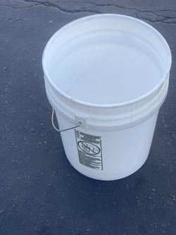 5 Gallons Buckets