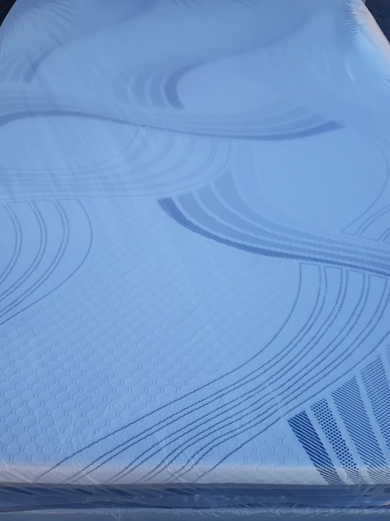Brand New Queen Size Novaform Mattress Included Box Spring. FREE DELIVERY 