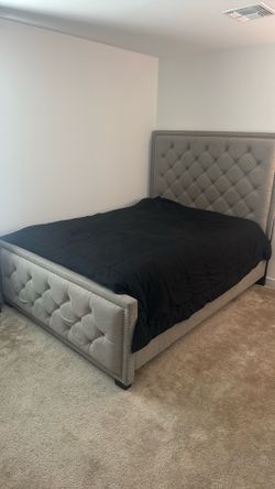 Queen size bed set