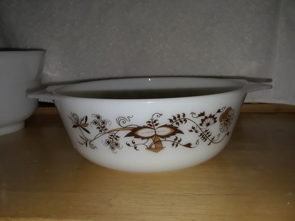 PYREX ovenware bowl excellent condition
