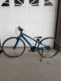 Diamondback Clarity Hybrid Bike