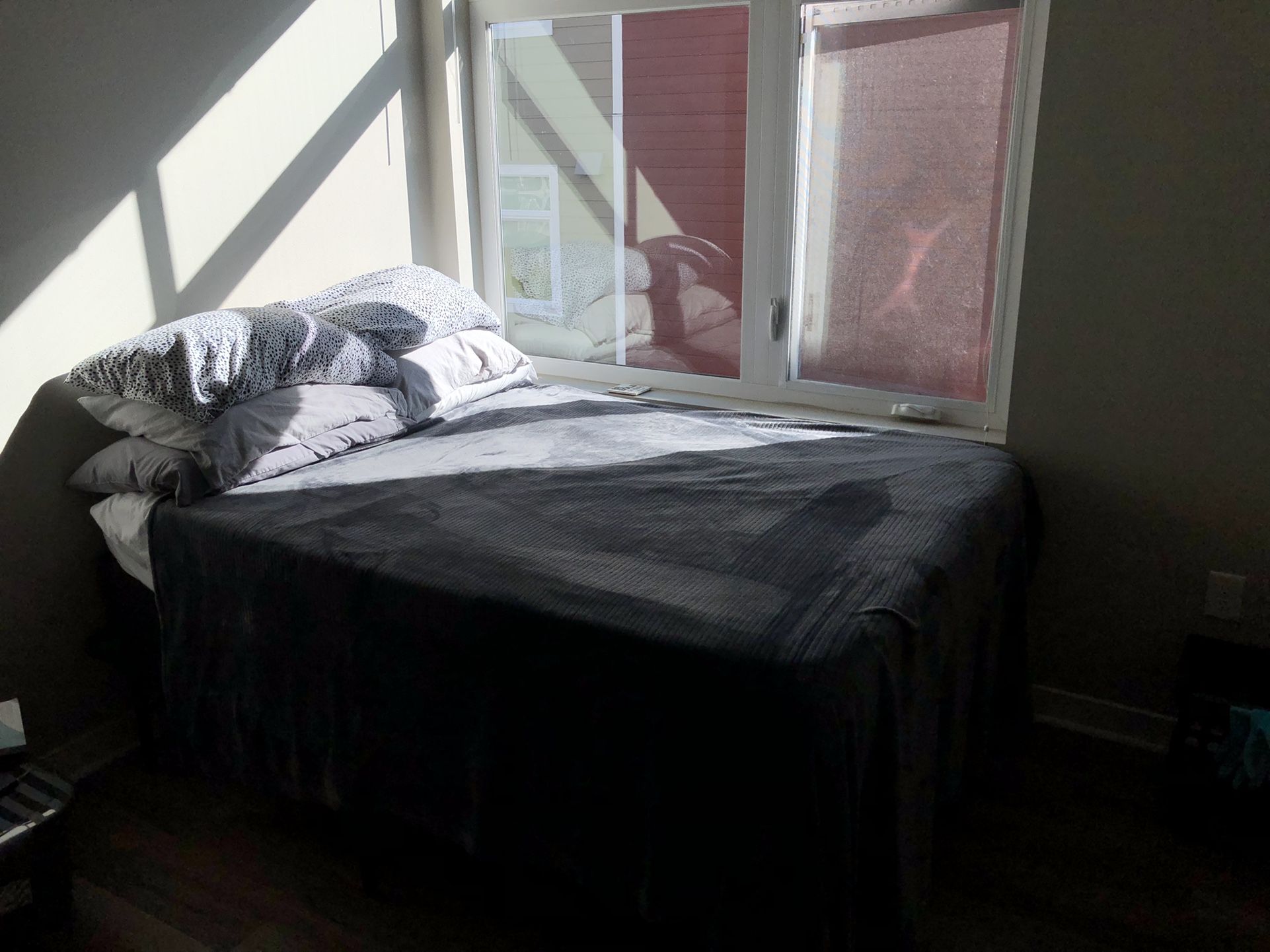Casper Full Size Mattress + Casper Full Size Box Spring + Full Size Metal Bed Frame *MEMORY FOAM*