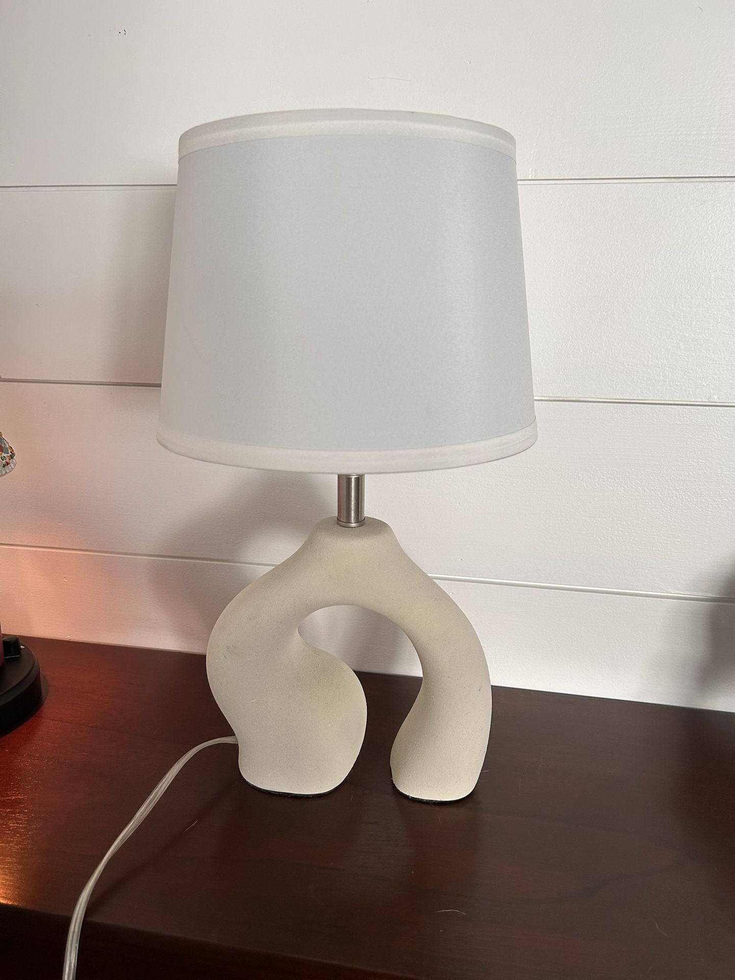 Table lamp