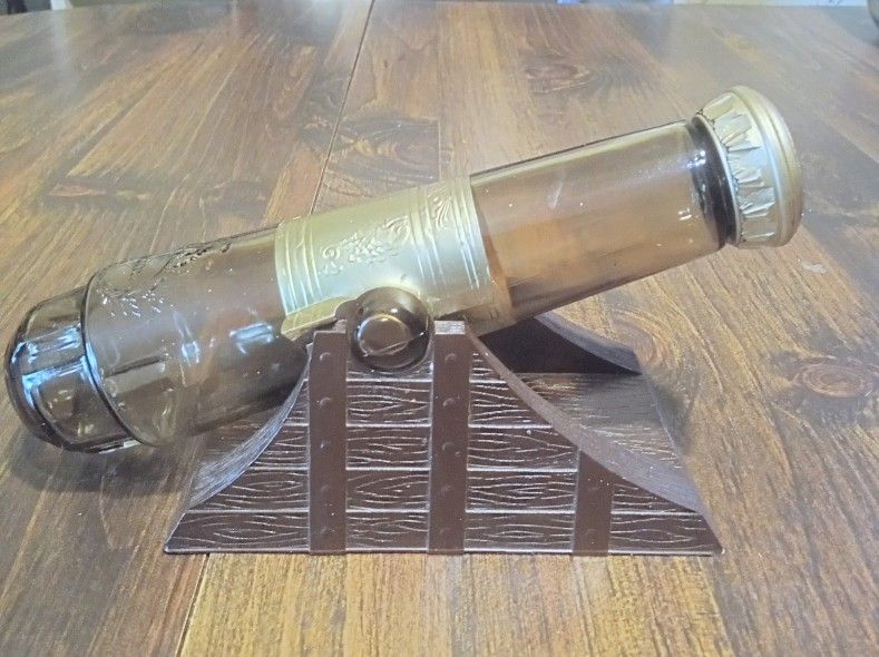VTG Avon Defender Cannon w/Stand Decanter