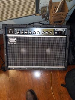 Roland JC 40 guitar amp